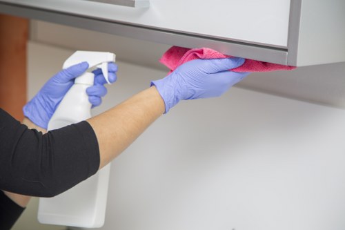 Preparation checklist and booking-ready deep clean service in EN5